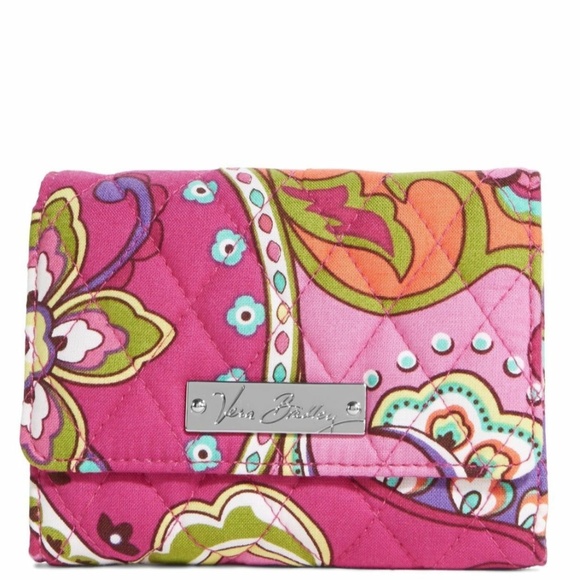 NWT Vera Bradley Petite Trifold Wallet in Pink Swirls 14801 179 QQ - Picture 1 of 3